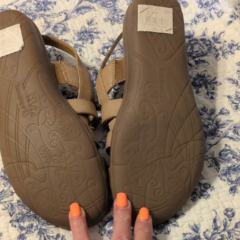 BearPaw Tan Comfort Sandals with Cushioned Footbed - Picture 3 of 6